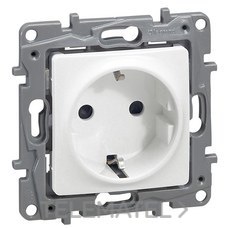 LEGRAND - TOMA NILOE 2P+T AUT.PROT.INFERIOR BL.